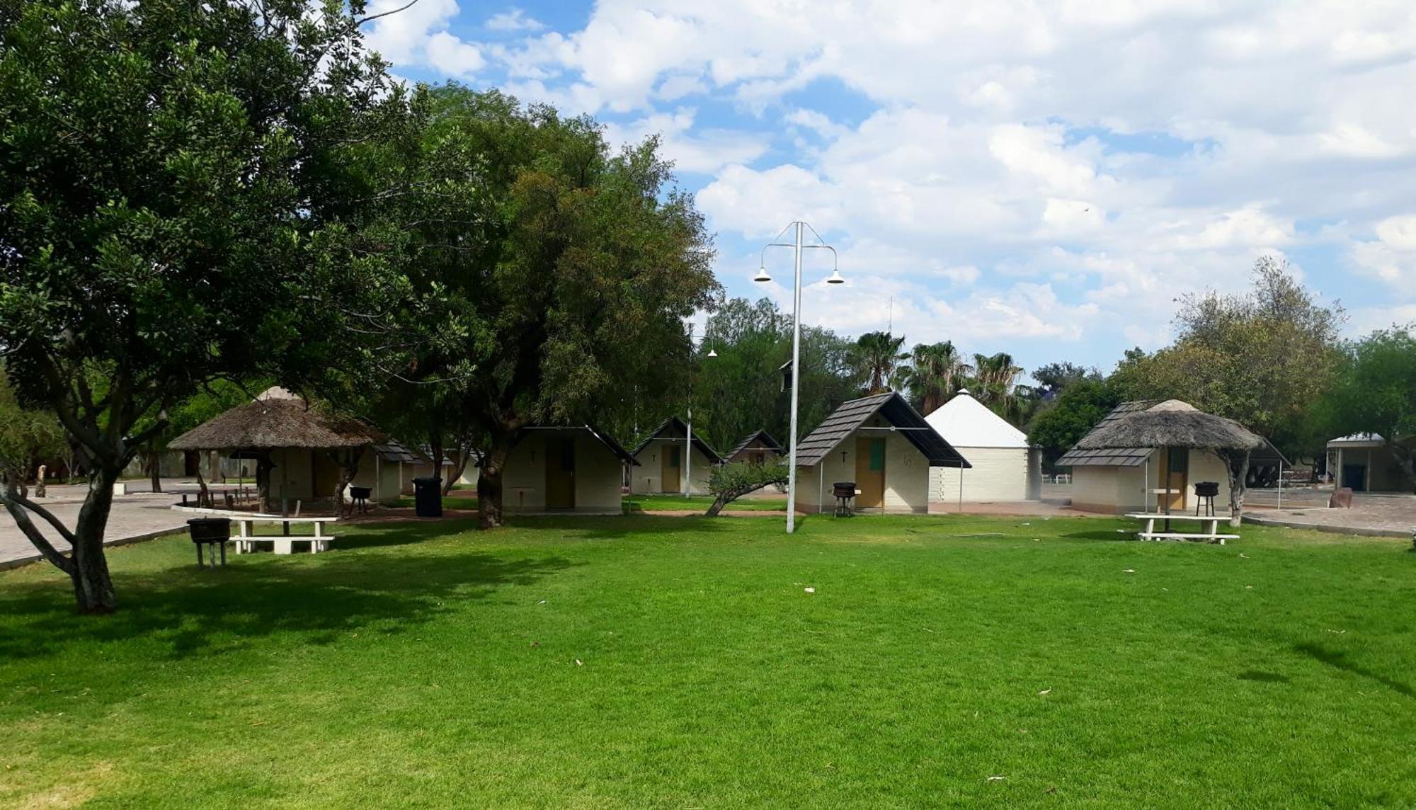 East Gate Rest Camp Apartment Buitepos Luaran gambar