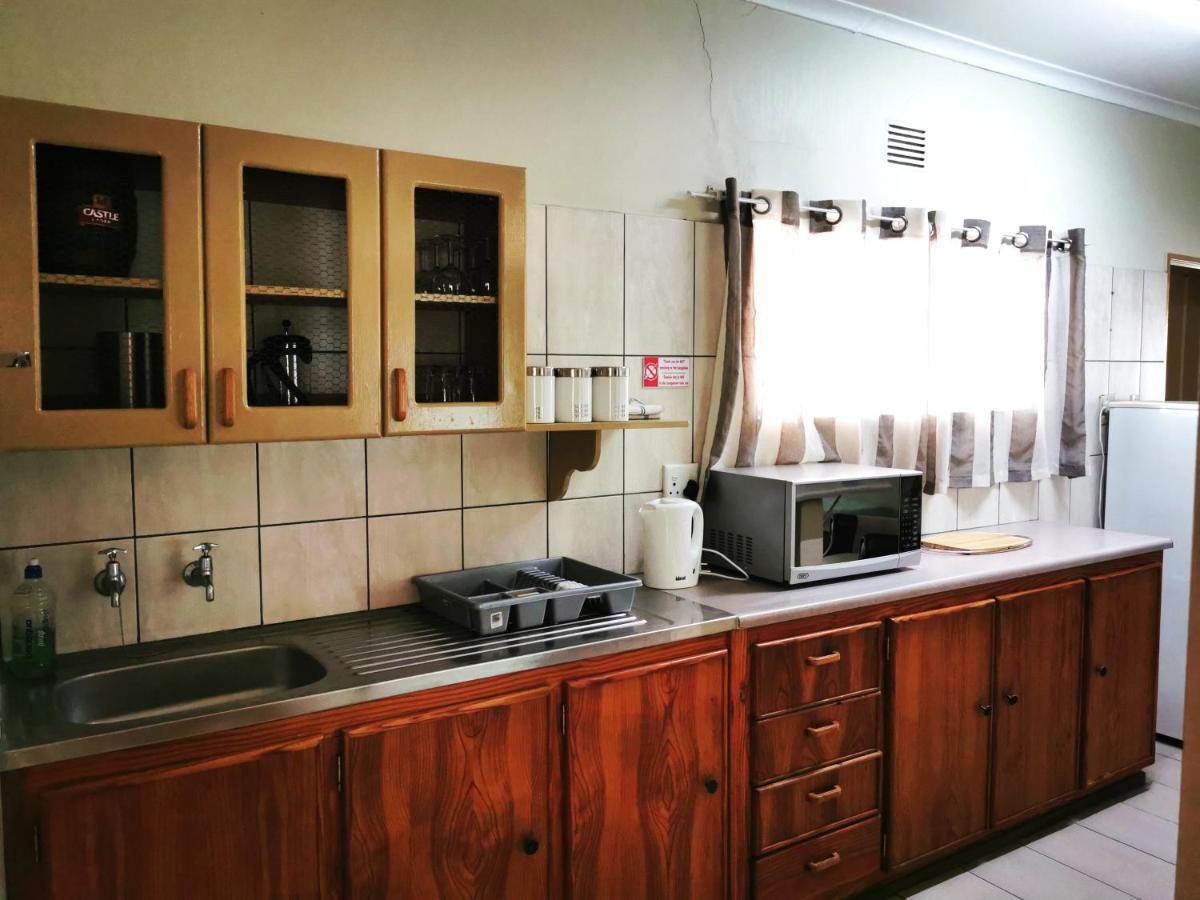 East Gate Rest Camp Apartment Buitepos Luaran gambar