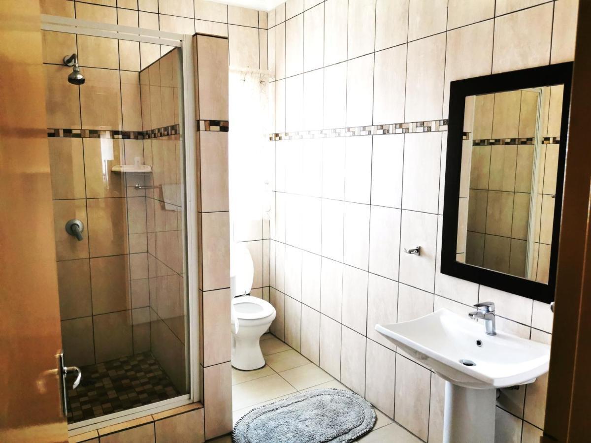 East Gate Rest Camp Apartment Buitepos Luaran gambar